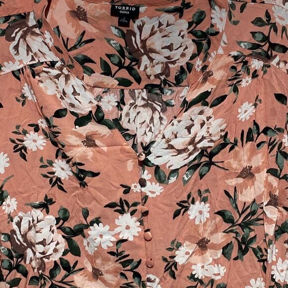 Torrid Harper Women's Multicolor Floral V-Neck Button Front Shirt Size 2 - Picture 3 of 9